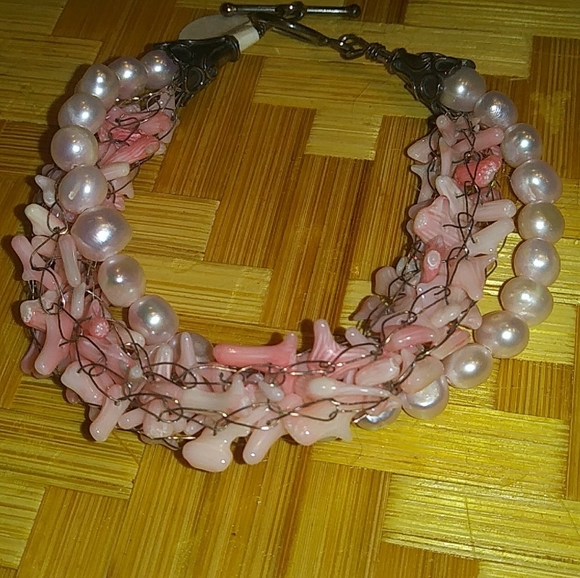 Pearl and Coral Bracelet - Picture 5 of 6